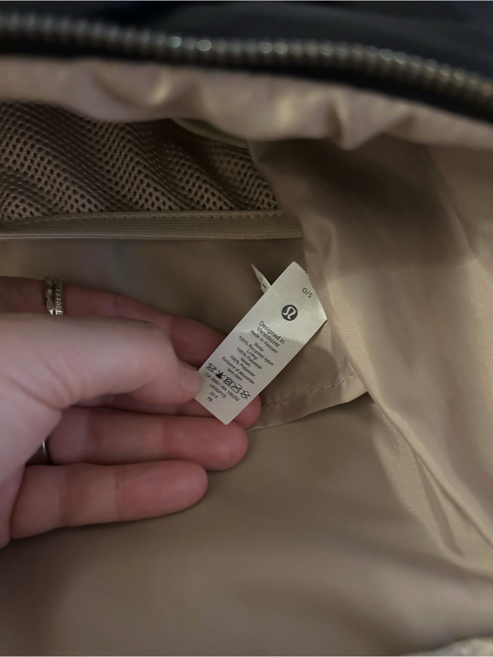 LULULEMON NEW PARENT BACKPACK 17L — BLACK - Picture 9 of 11